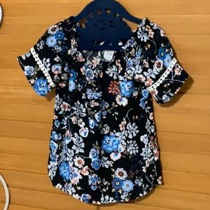 🌸 Floral girls top 💐